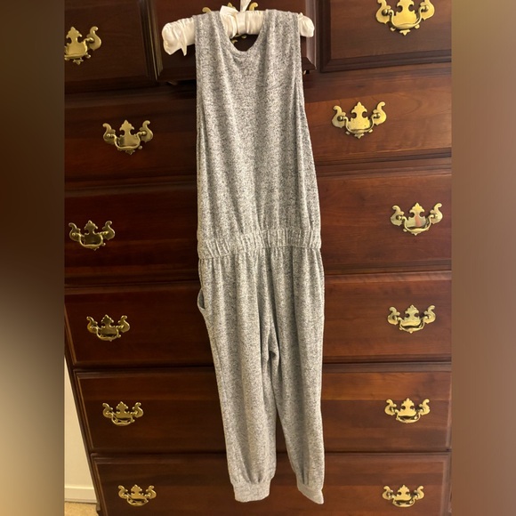 Gap size small or 6/7 long romper - Picture 8 of 10